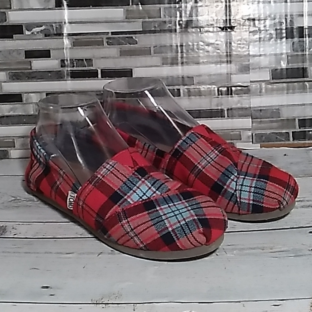 Toms 6.5 buffalo flannel plaid Christmas shoes